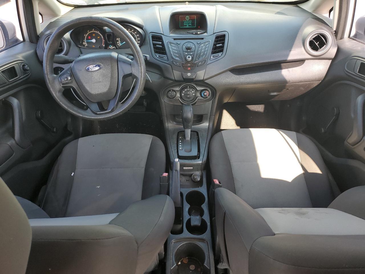 2015 FORD Fiesta