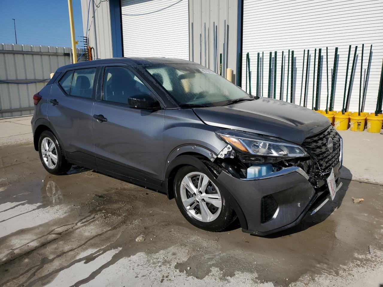 2023 NISSAN KICKS