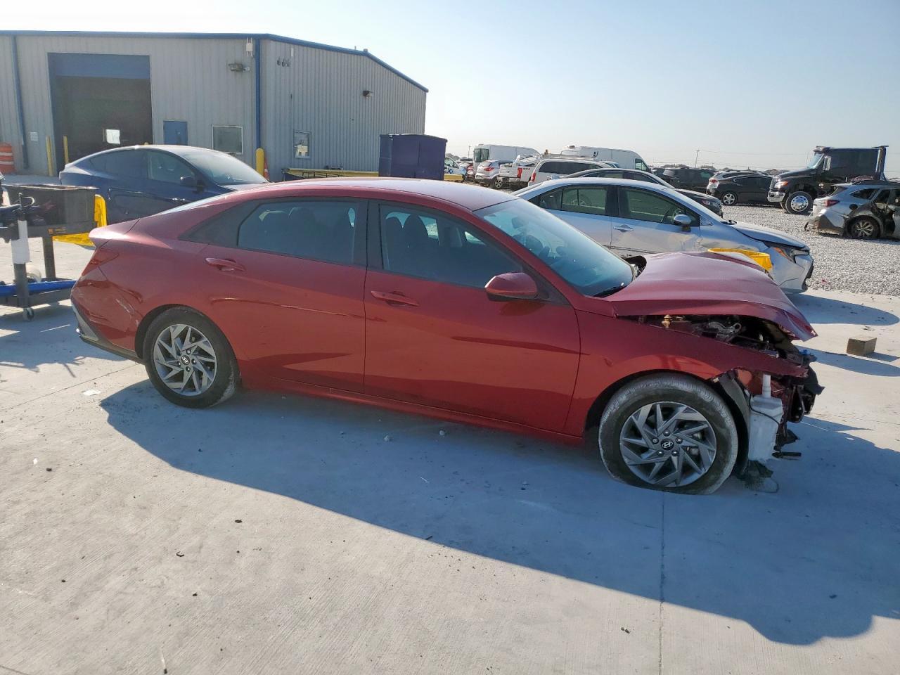 2024 HYUNDAI ELANTRA