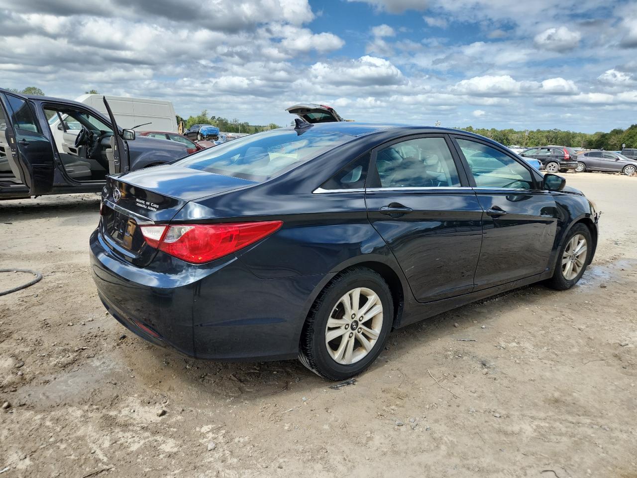 2011 HYUNDAI SONATA