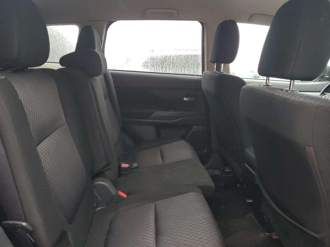 2014 MITSUBISHI outlander