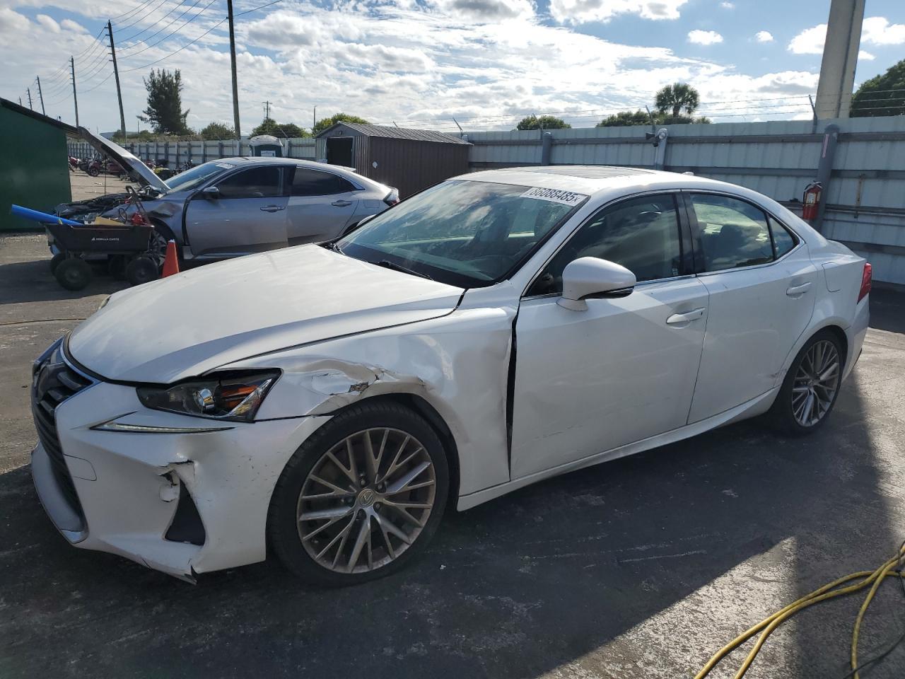2017 LEXUS Is