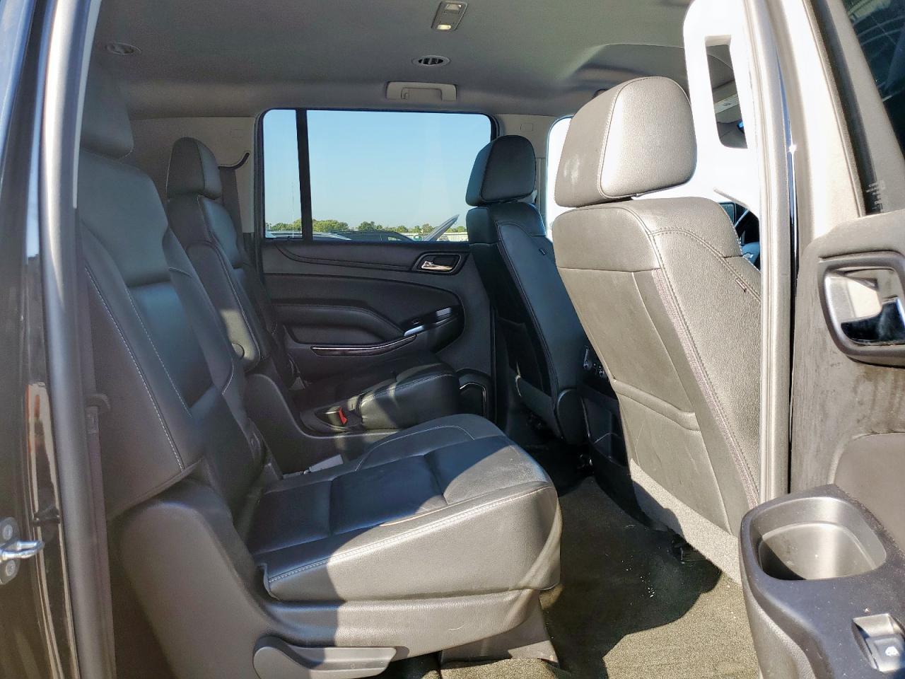 2017 CHEVROLET Suburban