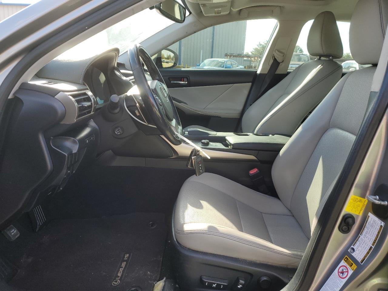 2016 LEXUS IS 200t