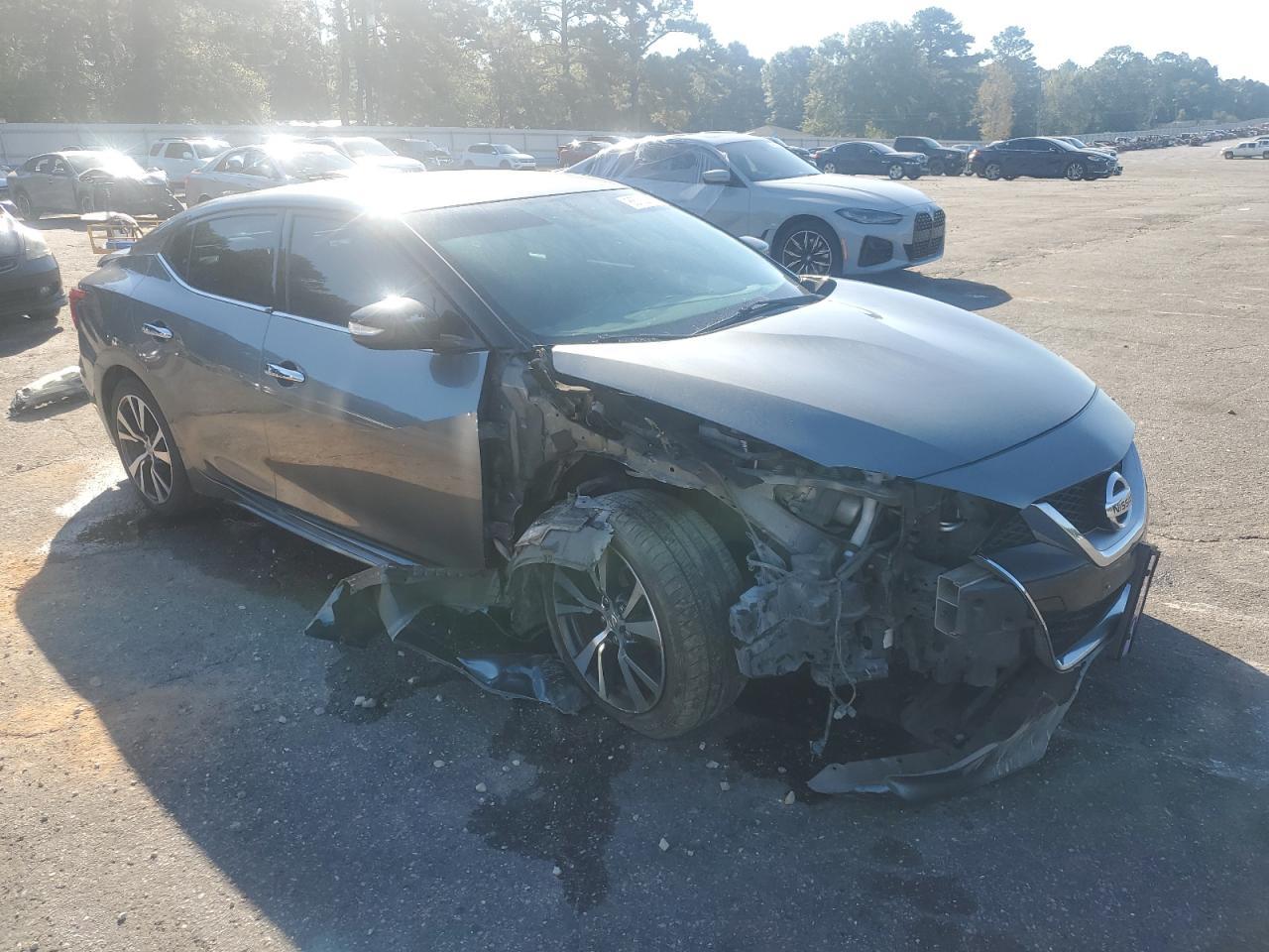 2017 NISSAN Maxima