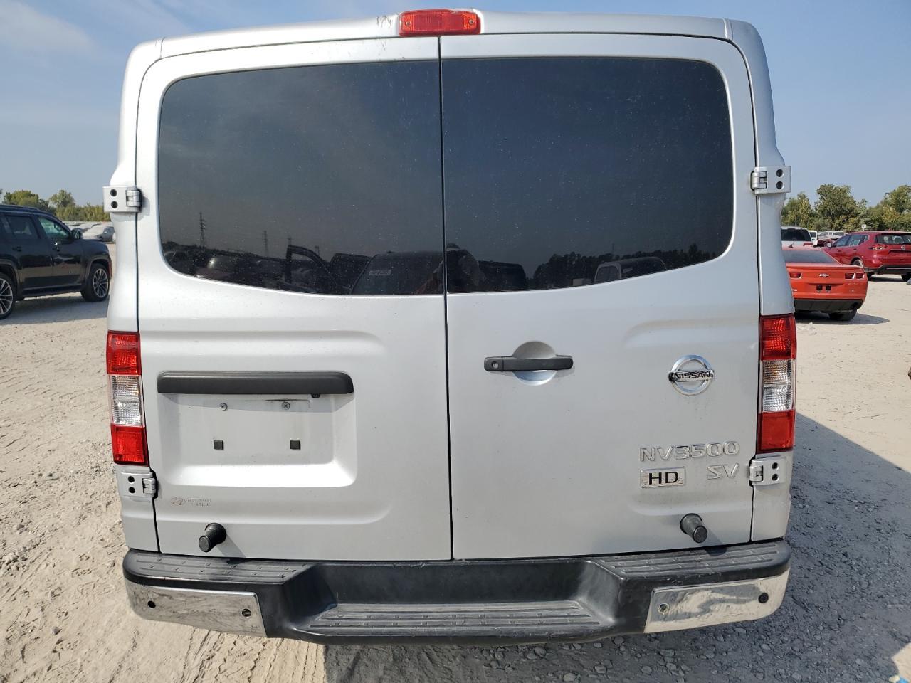 2013 NISSAN Nv