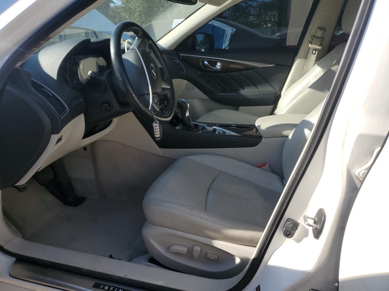2016 INFINITI Q50
