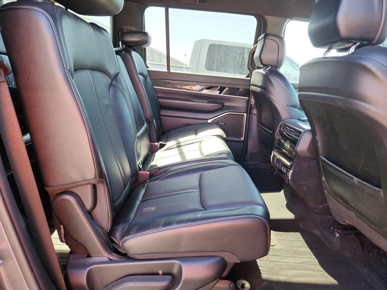 2022 JEEP Wagoneer
