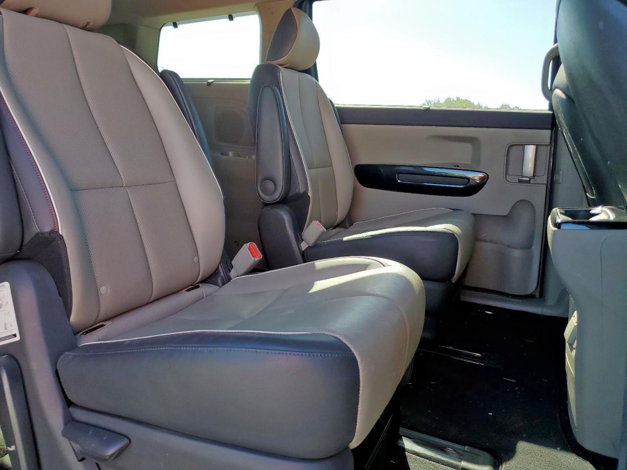 2015 KIA SEDONA