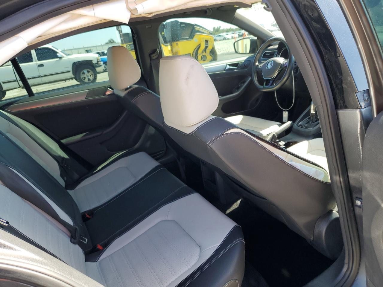 2016 VOLKSWAGEN JETTA