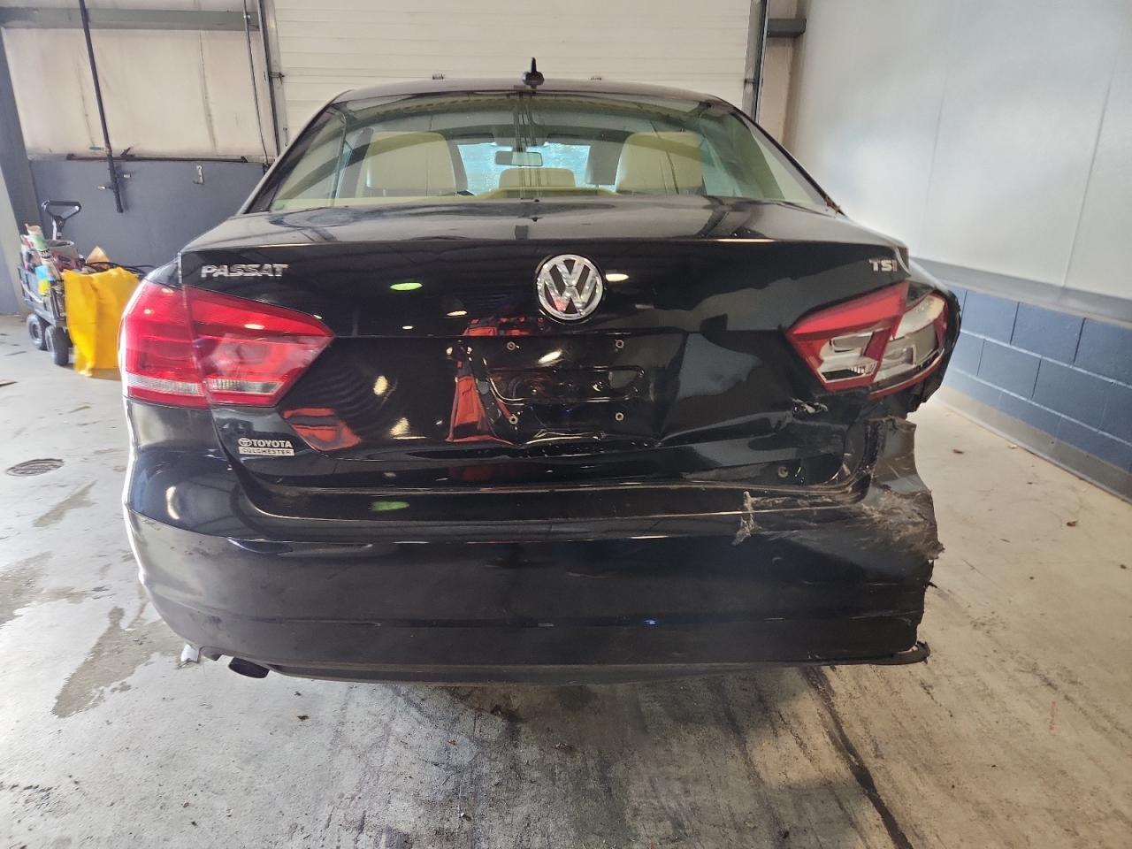2015 VOLKSWAGEN Passat