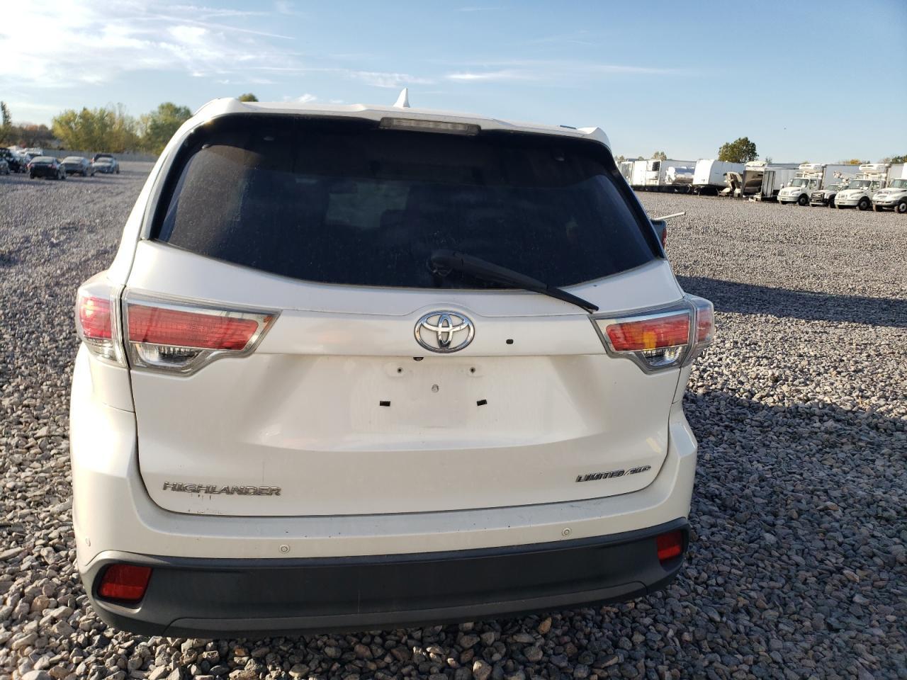 2015 TOYOTA HIGHLANDER