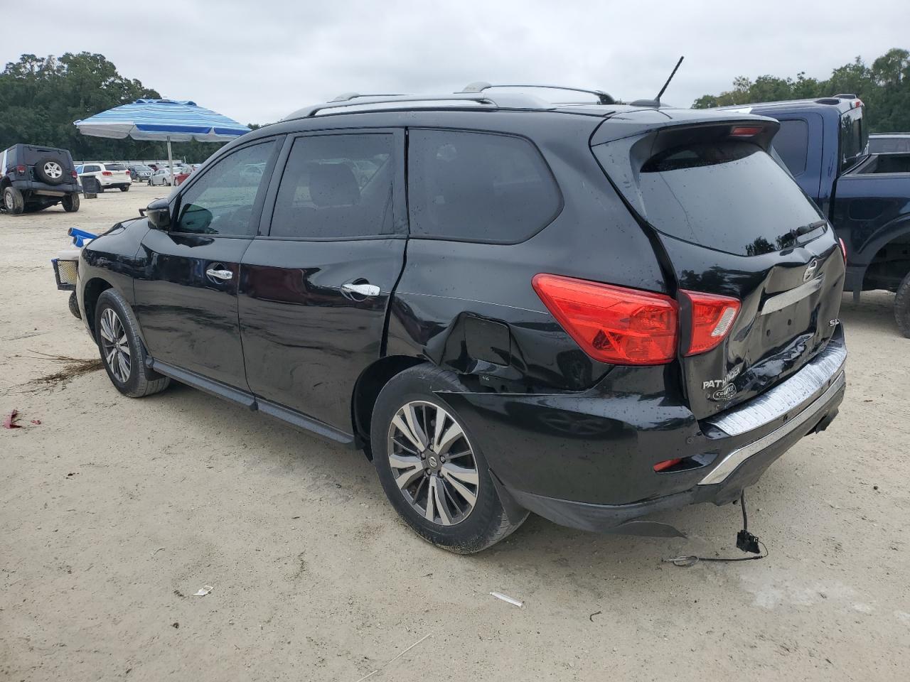 2017 NISSAN PATHFINDER