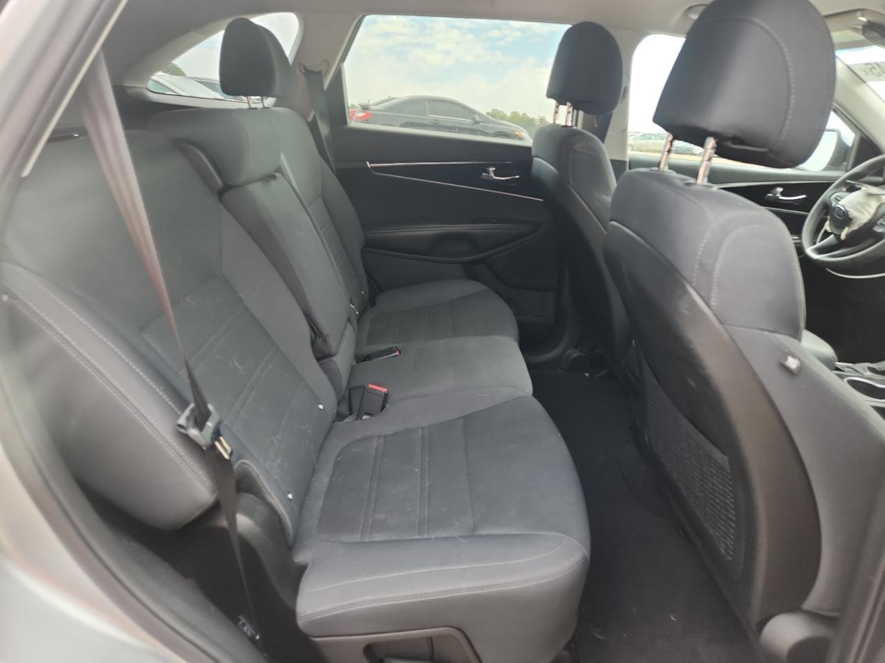 2017 KIA SORENTO