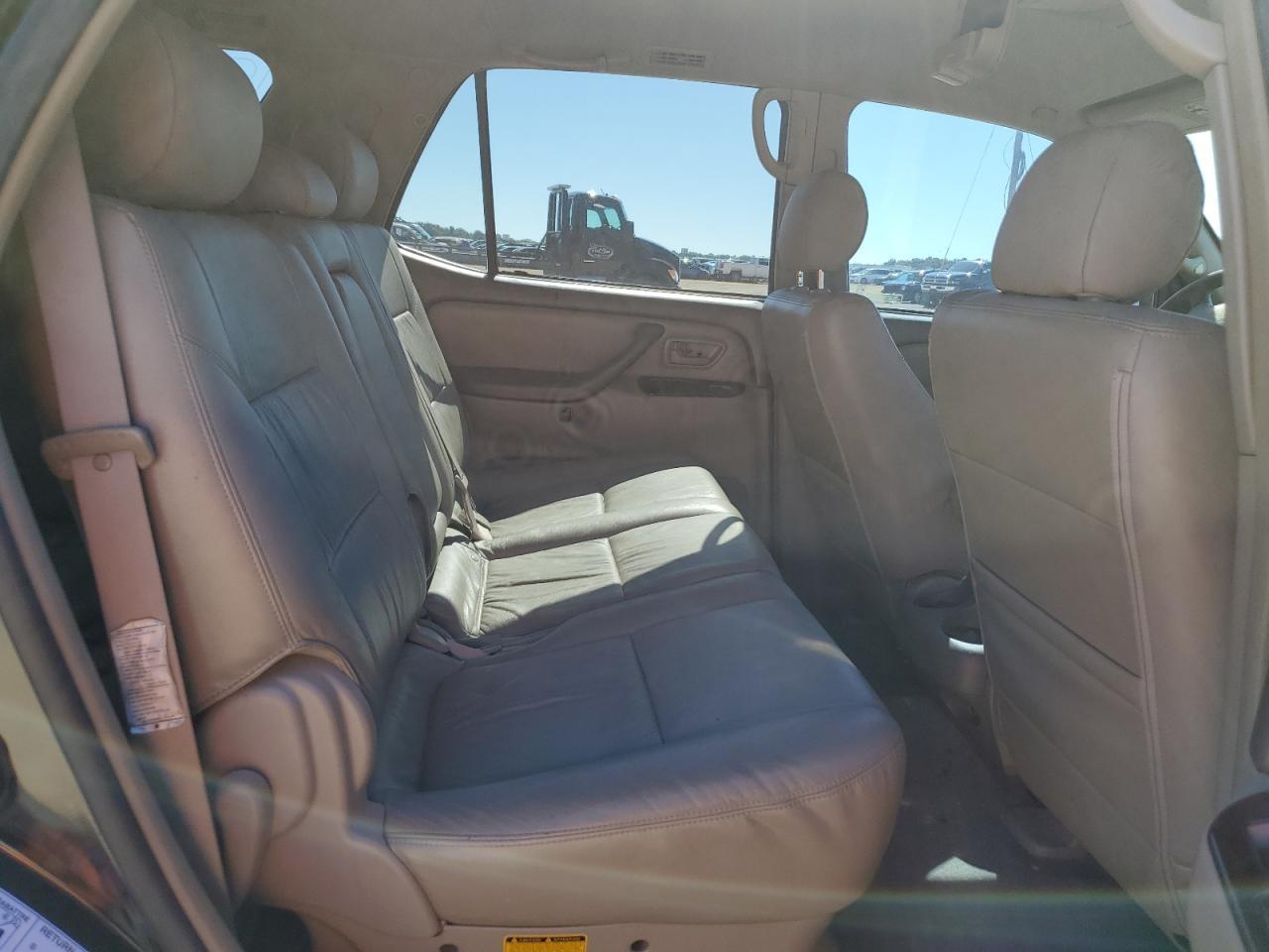 2005 TOYOTA Sequoia