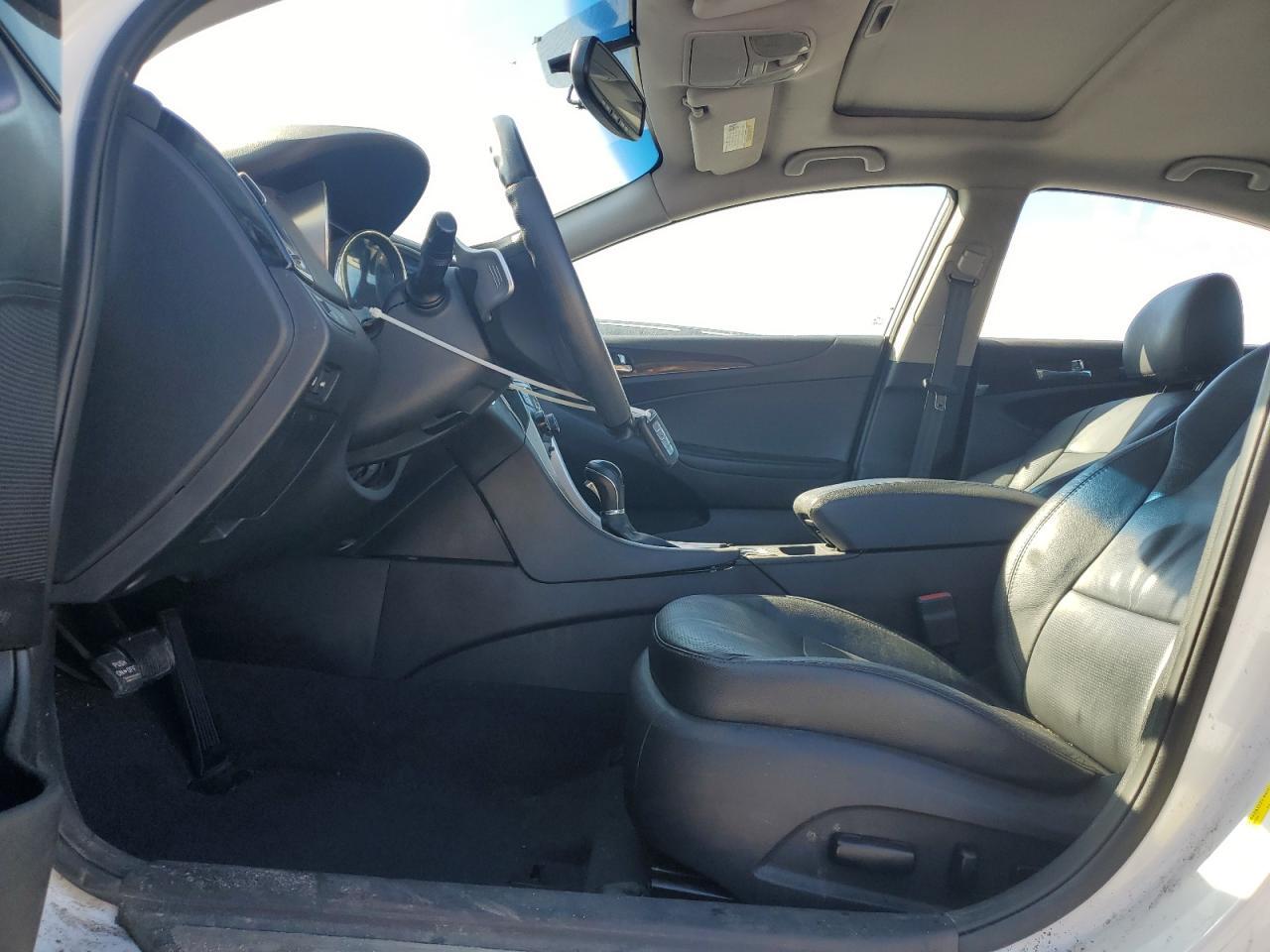 2011 HYUNDAI SONATA