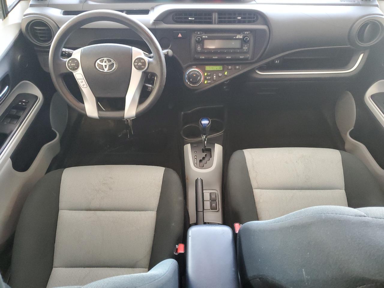 2014 TOYOTA Prius c