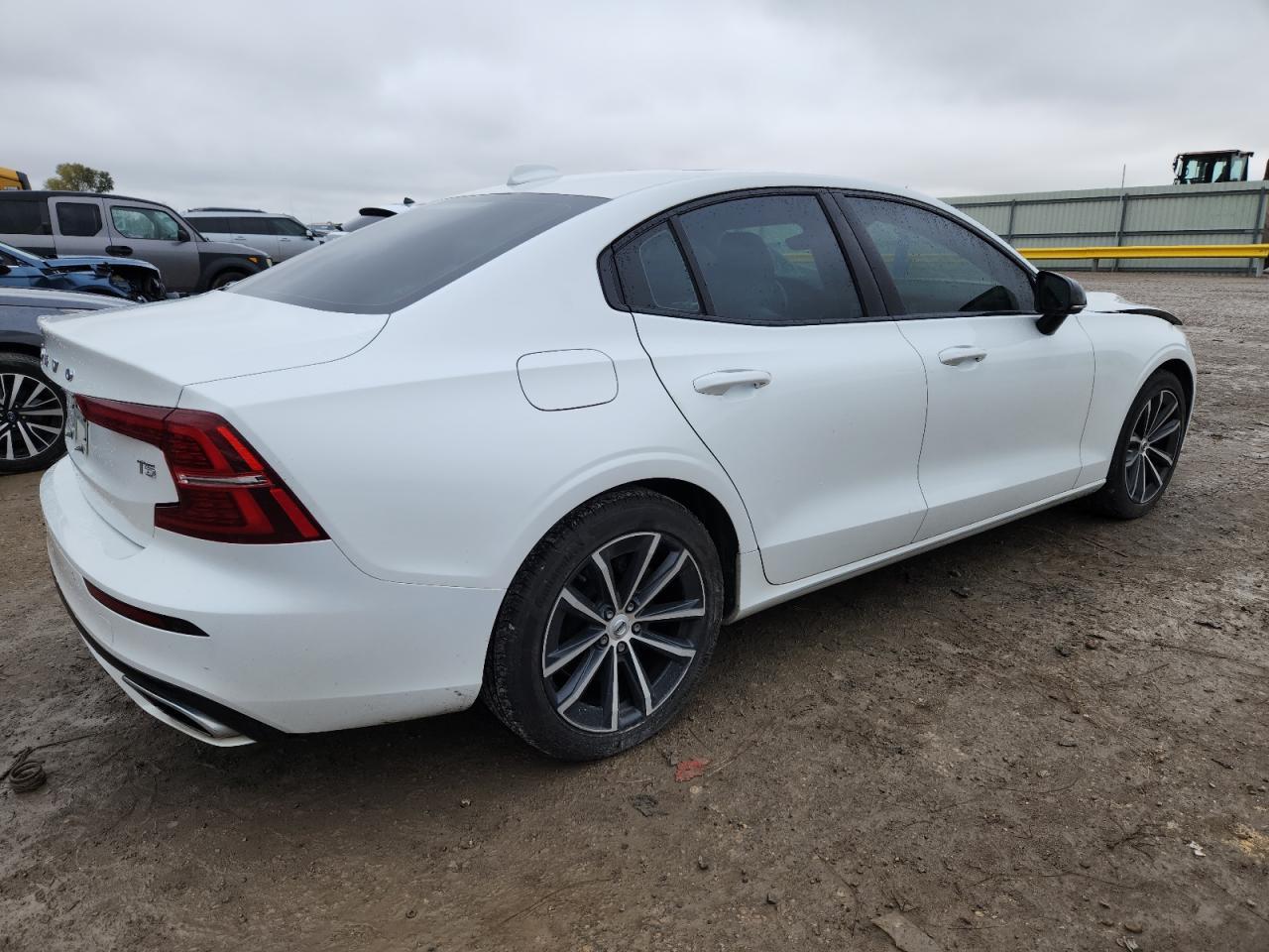 2021 VOLVO S60