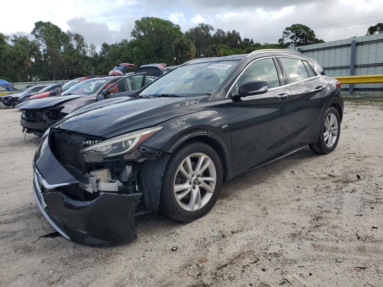 2017 INFINITI QX30