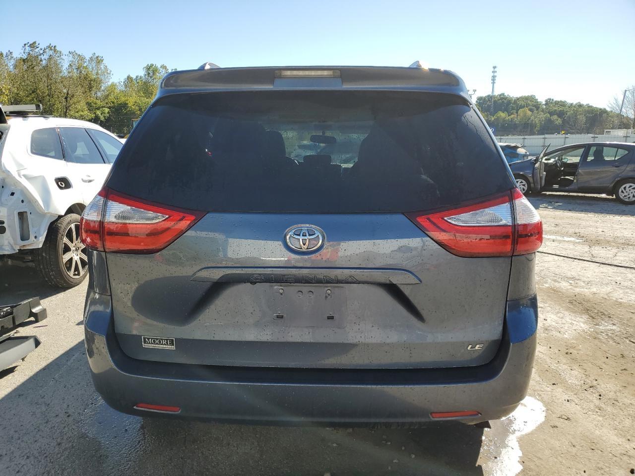 2017 TOYOTA SIENNA