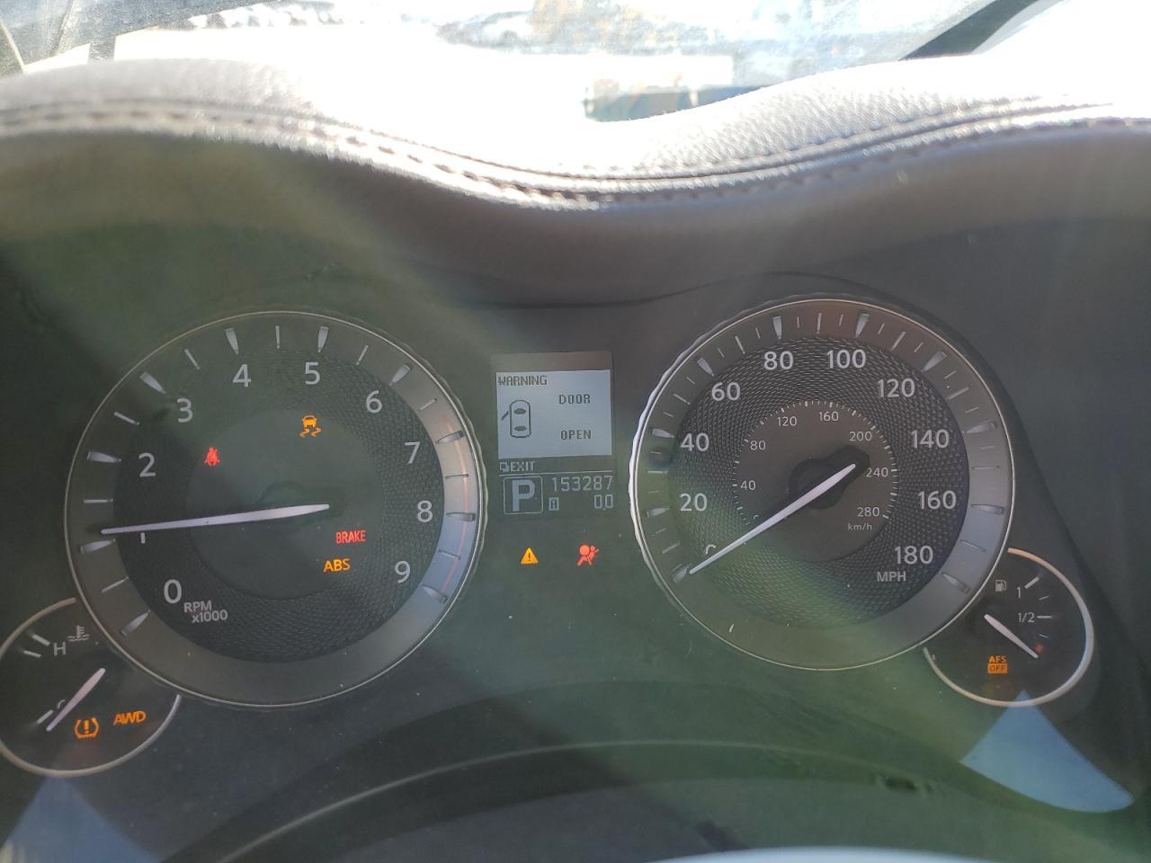 2011 INFINITI M56