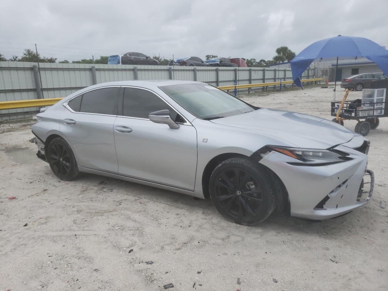 2024 LEXUS Es