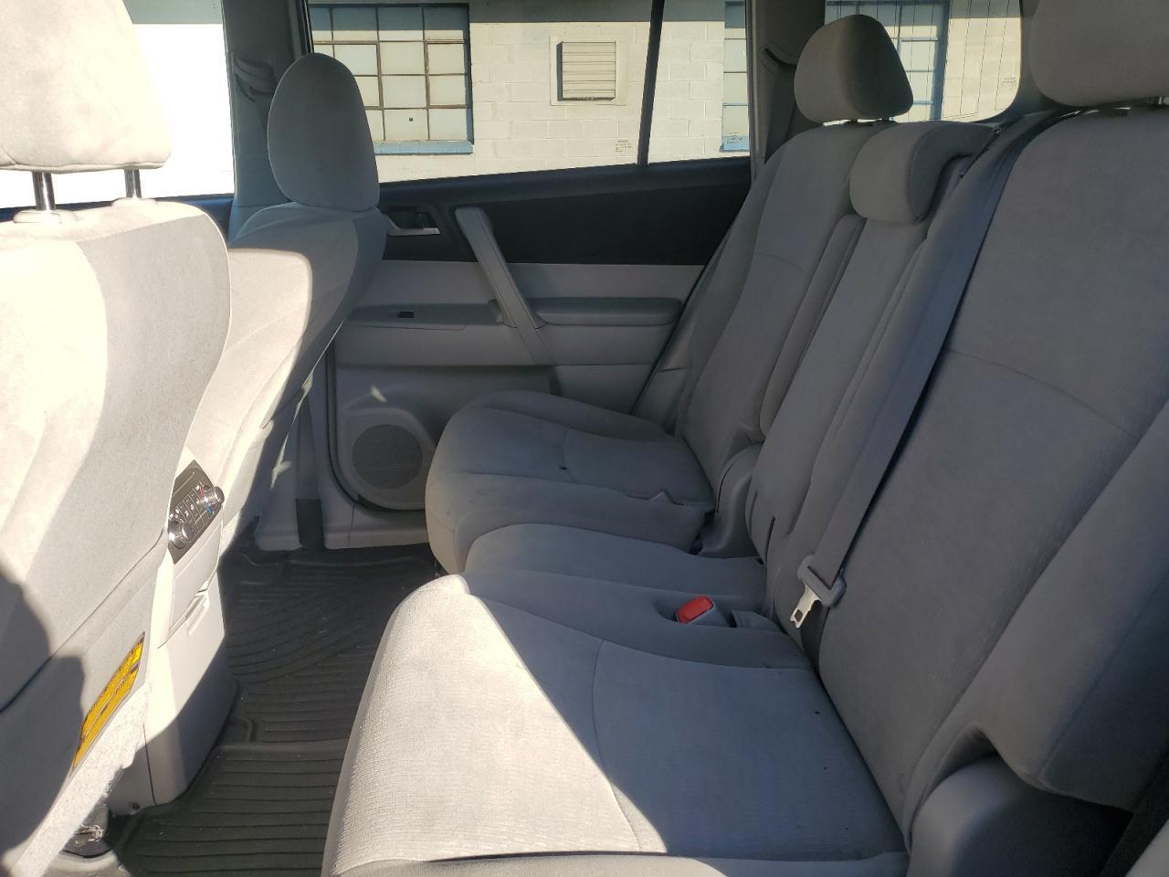 2012 TOYOTA HIGHLANDER