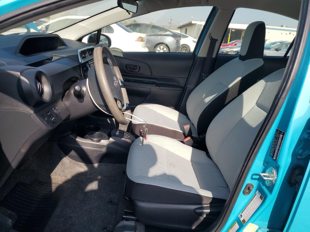 2018 TOYOTA Prius c