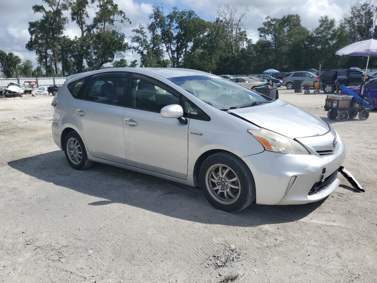 2013 TOYOTA PRIUS V