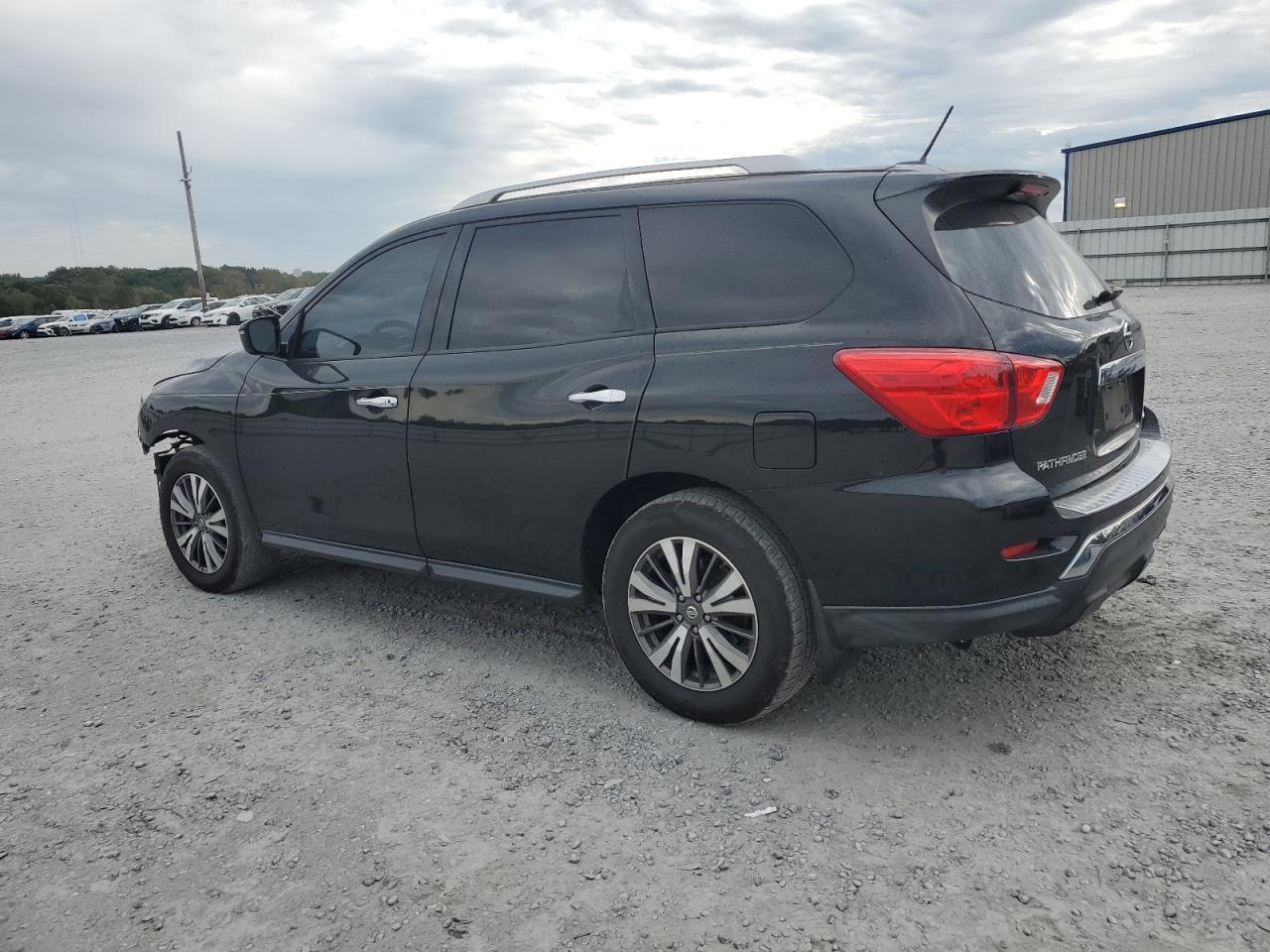2017 NISSAN PATHFINDER
