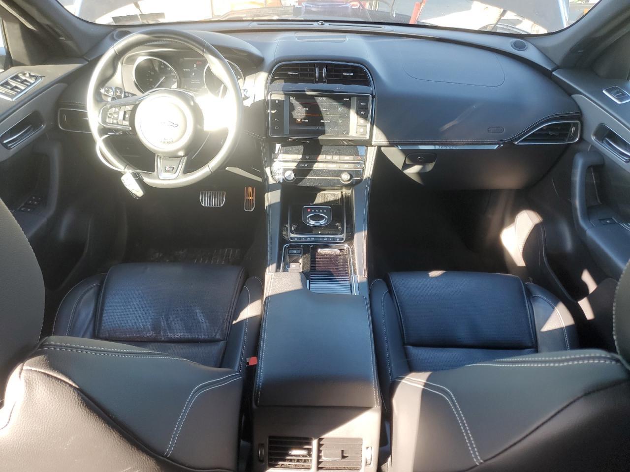 2018 JAGUAR F-Pace