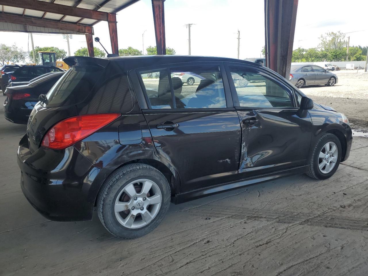 2011 NISSAN VERSA