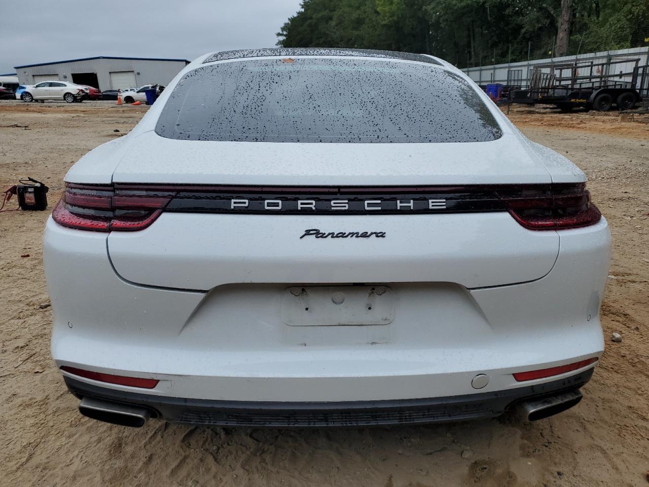 2018 PORSCHE Panamera