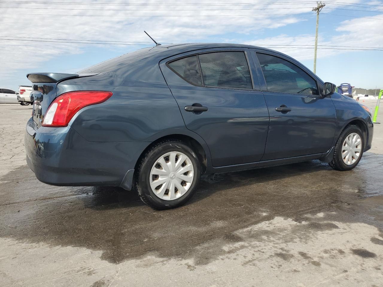 2016 NISSAN VERSA