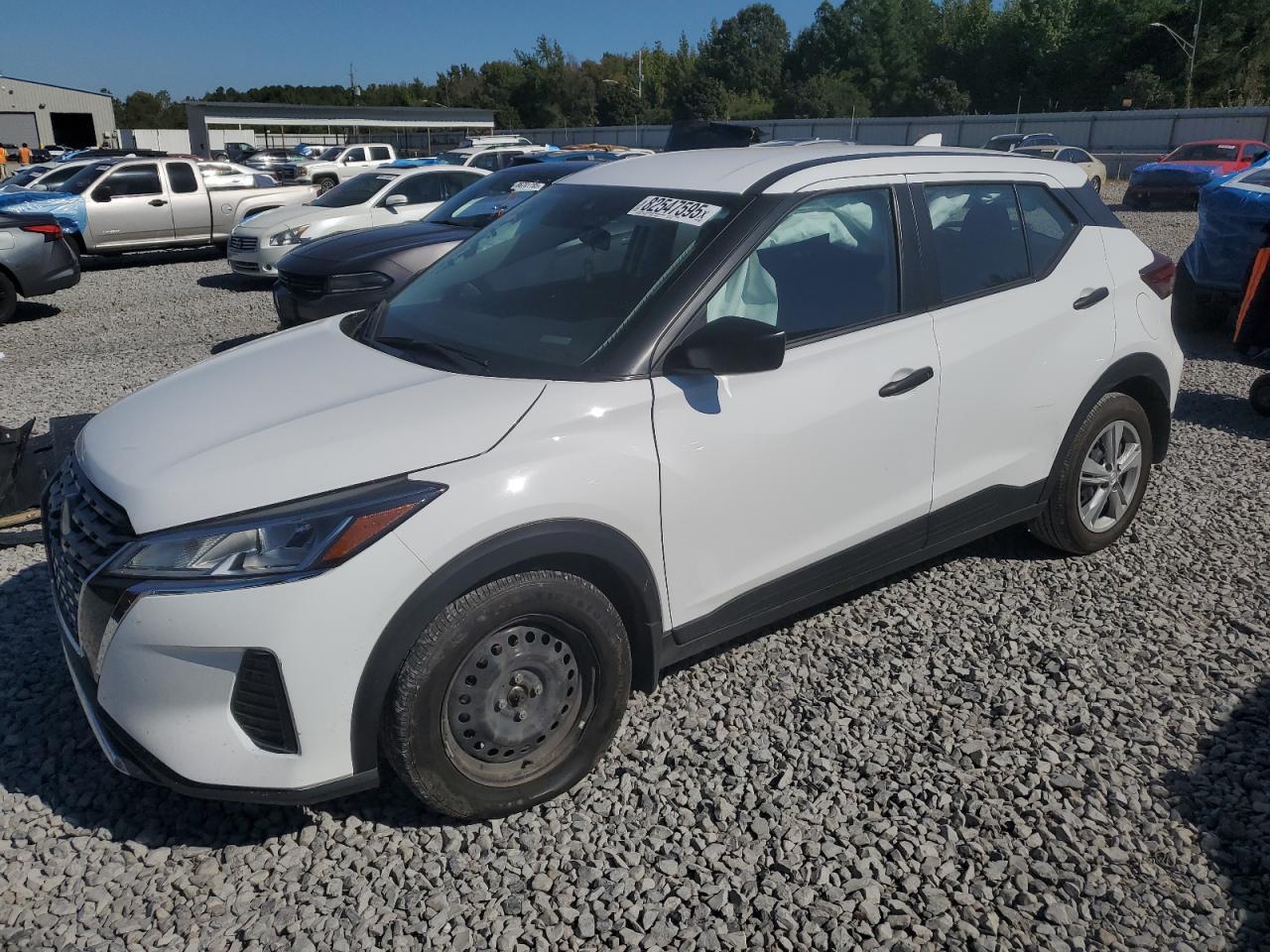 2024 NISSAN KICKS