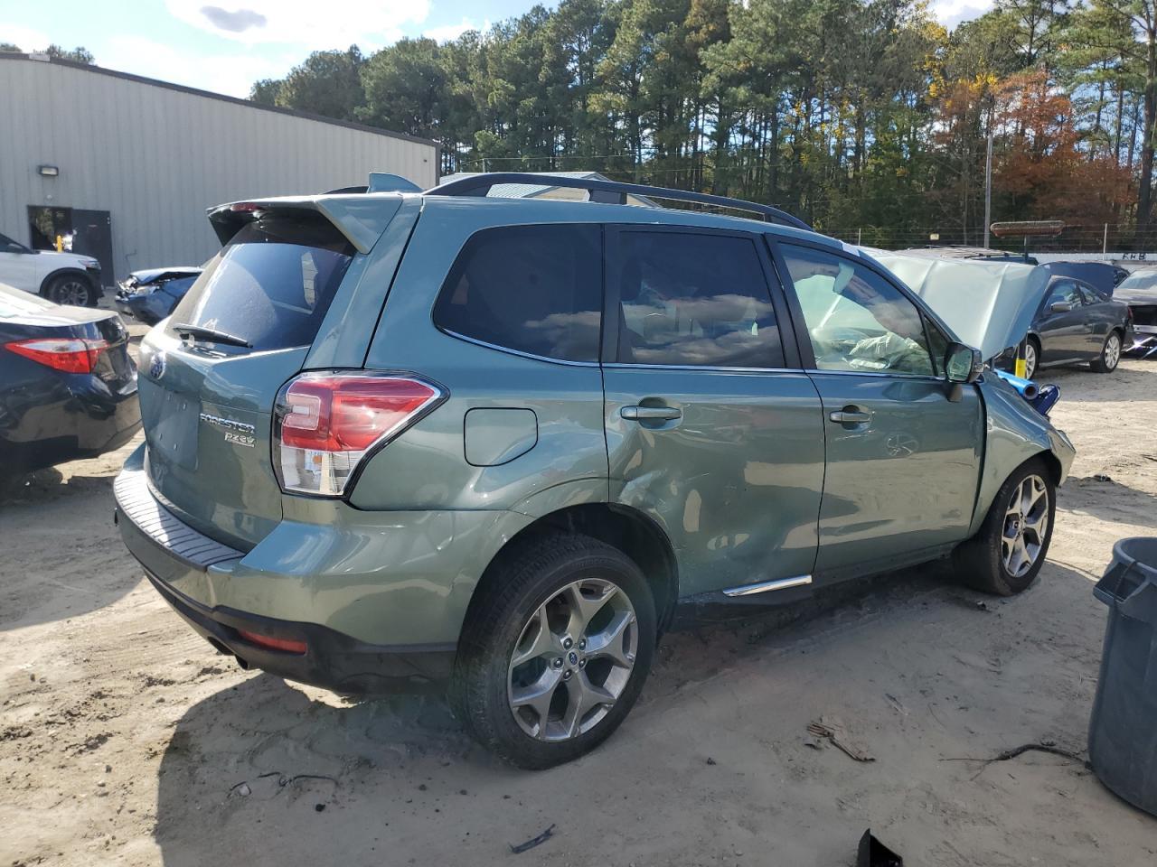 2017 SUBARU FORESTER
