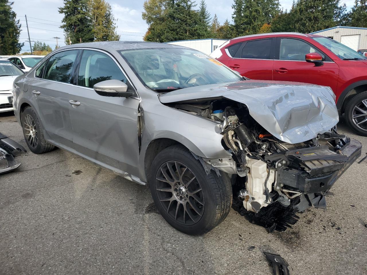 2012 VOLKSWAGEN Passat