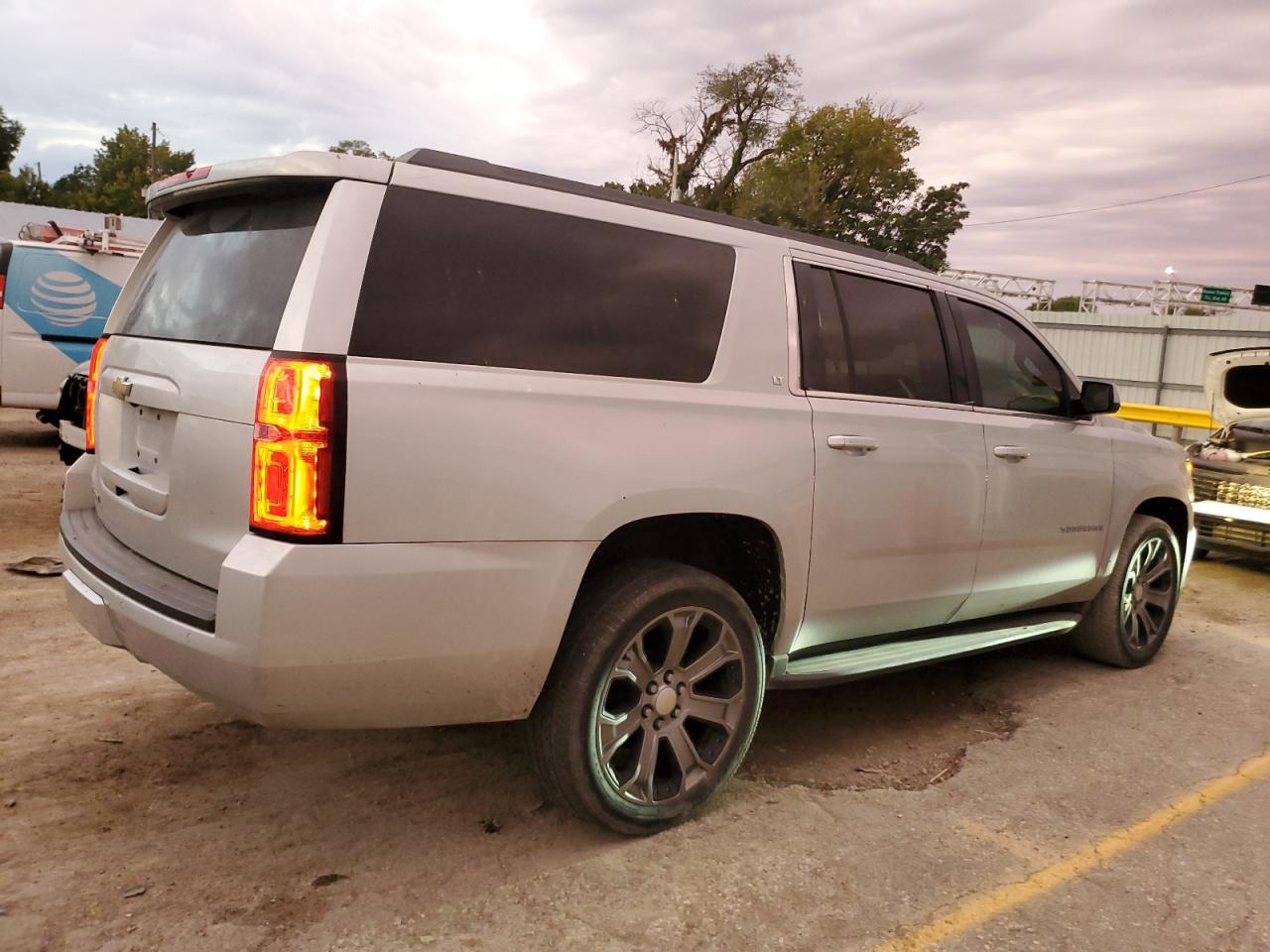 2015 CHEVROLET Suburban