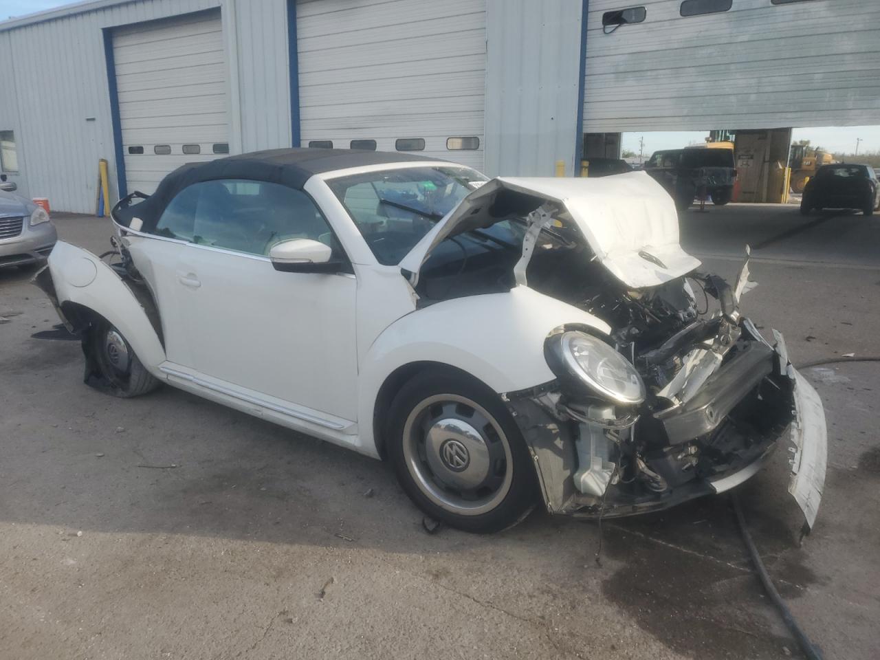 2016 VOLKSWAGEN Beetle