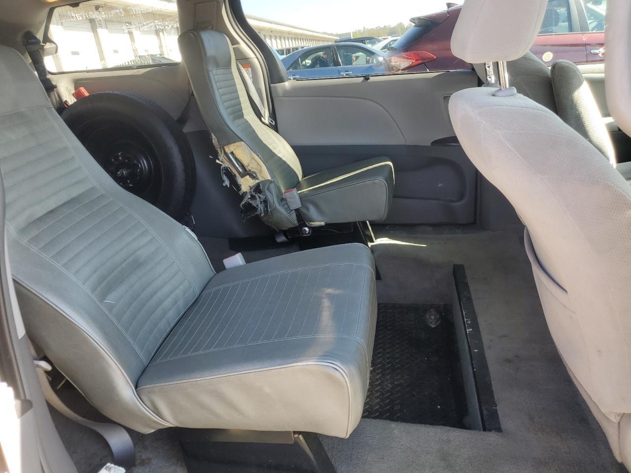 2018 TOYOTA SIENNA