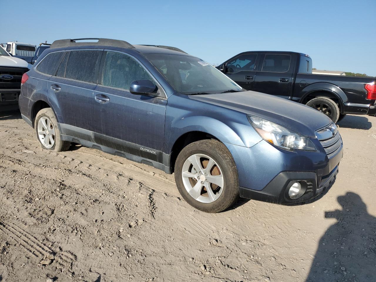 2013 SUBARU Outback