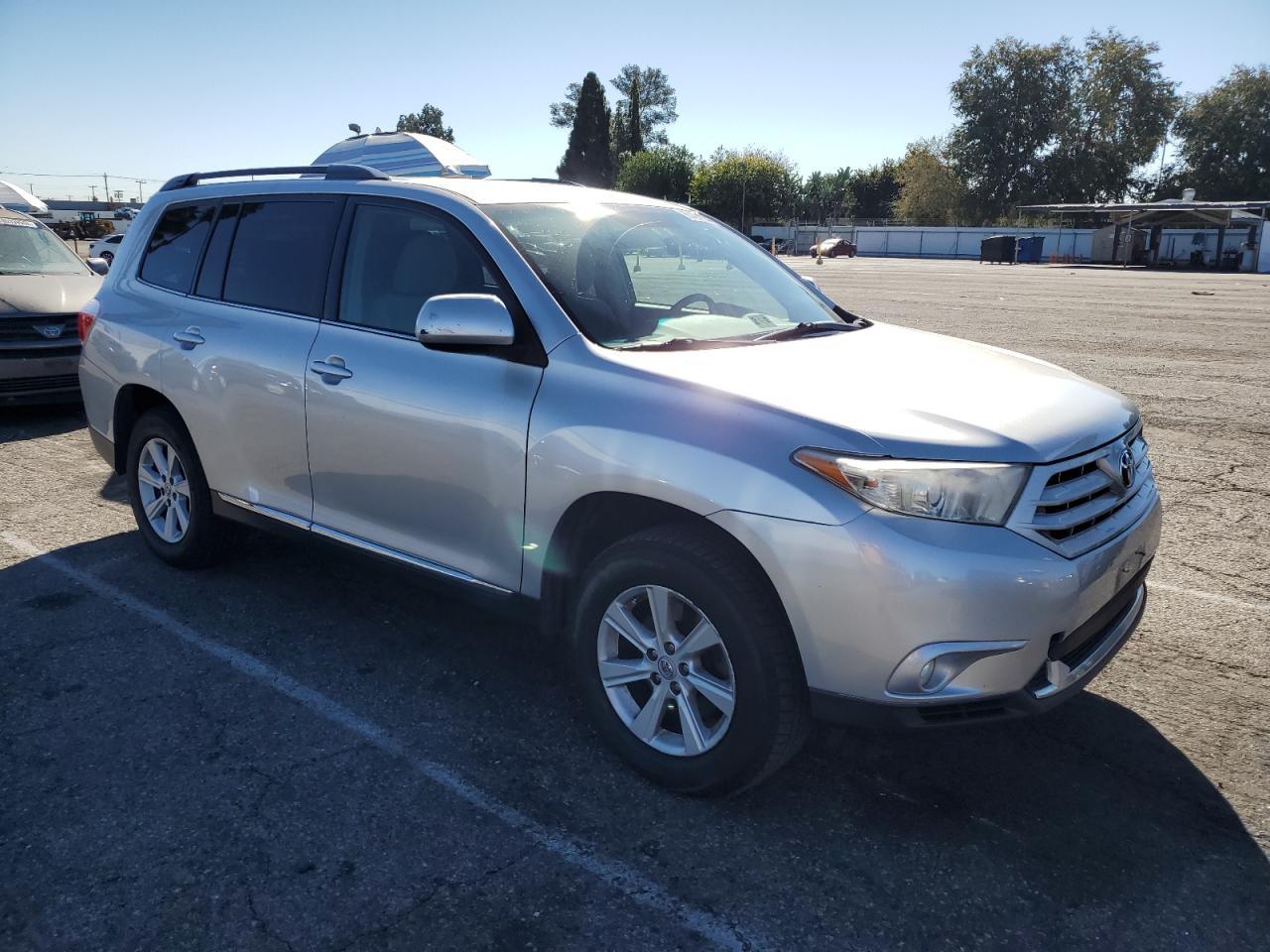 2011 TOYOTA HIGHLANDER