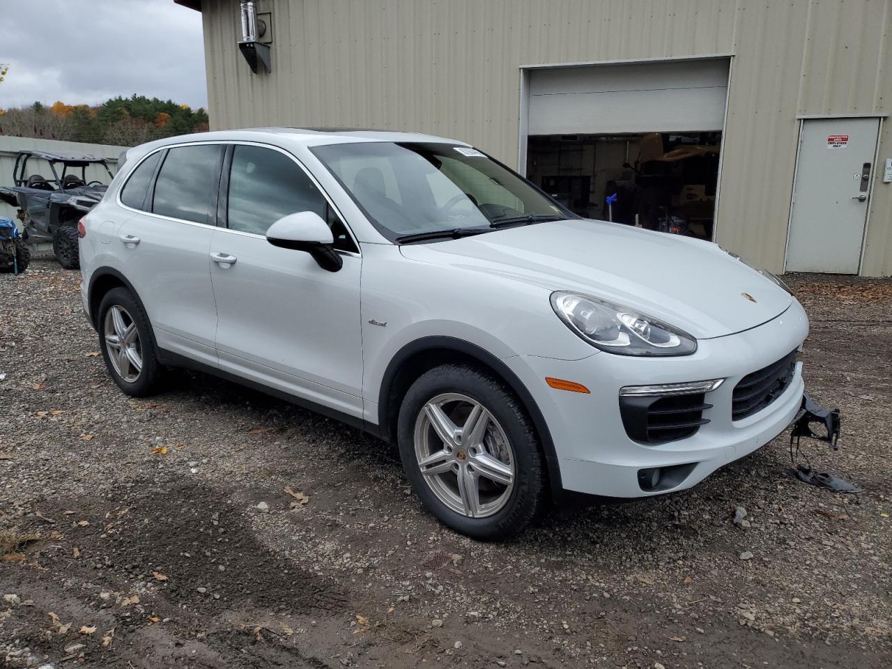 2015 PORSCHE CAYENNE