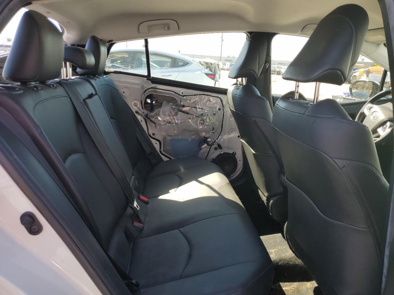 2017 TOYOTA PRIUS