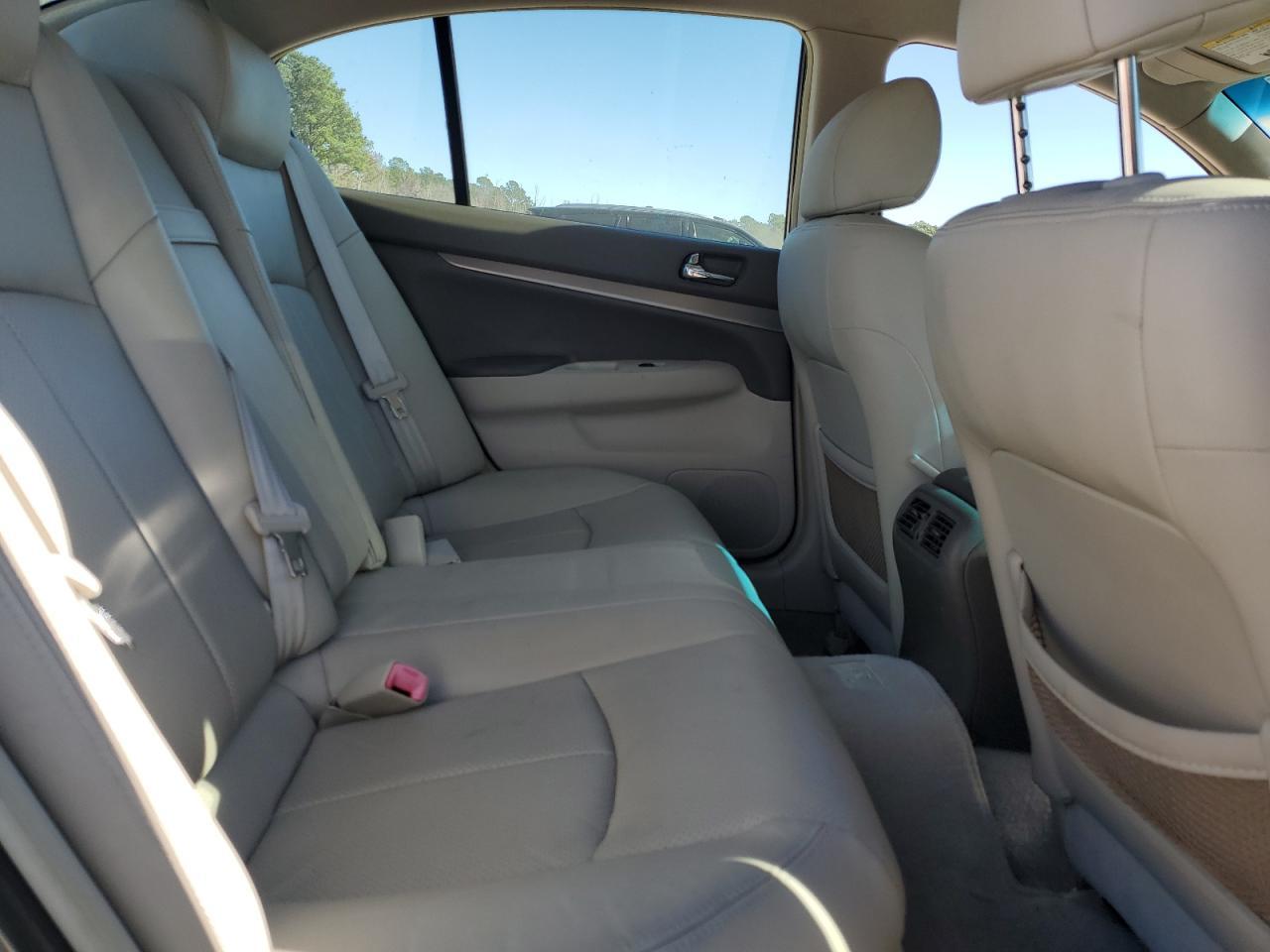 2013 INFINITI G37