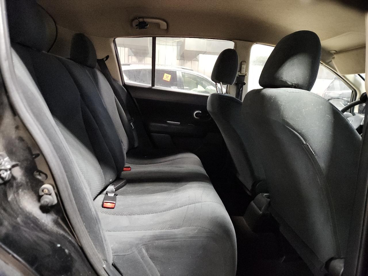 2011 NISSAN VERSA