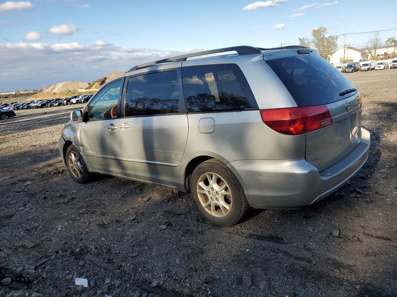2005 TOYOTA SIENNA