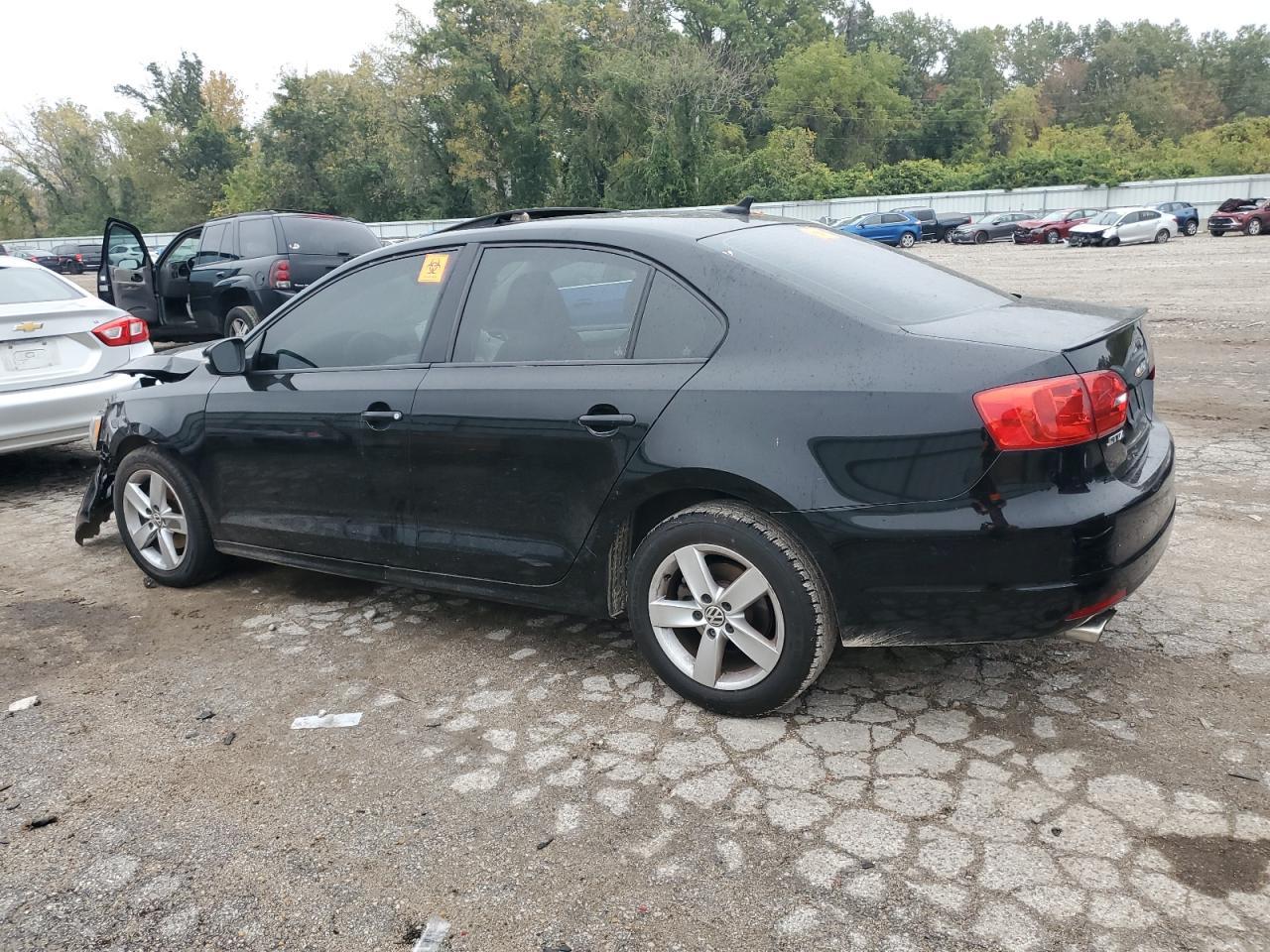2011 VOLKSWAGEN JETTA