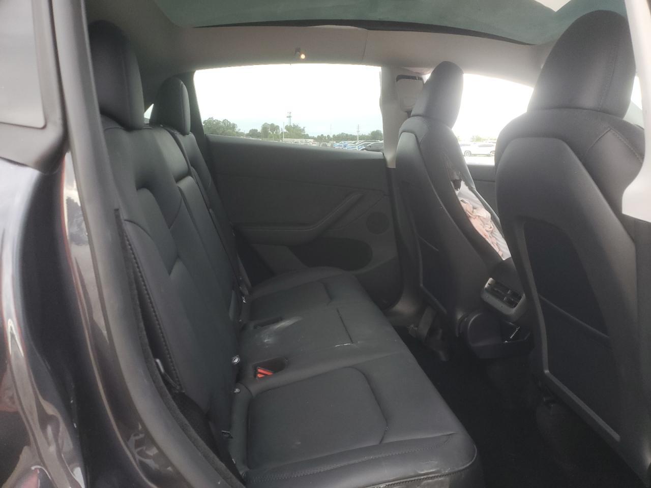 2025 TESLA MODEL Y