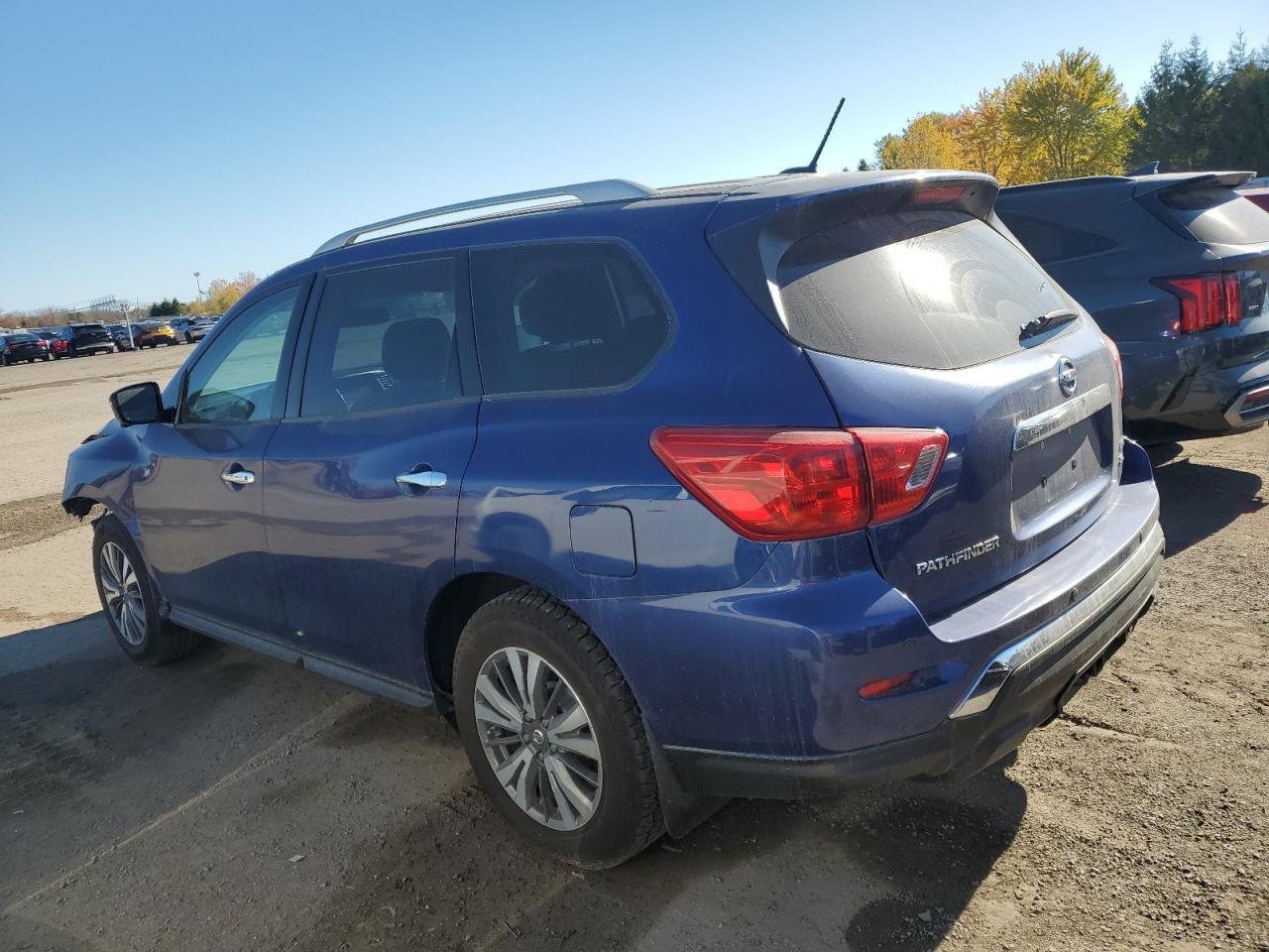 2017 NISSAN PATHFINDER